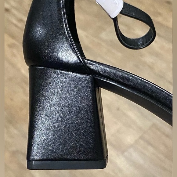 Abound-Finn Ankle Strap Sandal-Women's Size: 7-
Color: Black PU-NEW!! - Picture 7 of 15